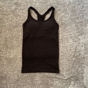 *NEVER WORN* Ebb to Street Tank- LULULEMON SIZE 2
